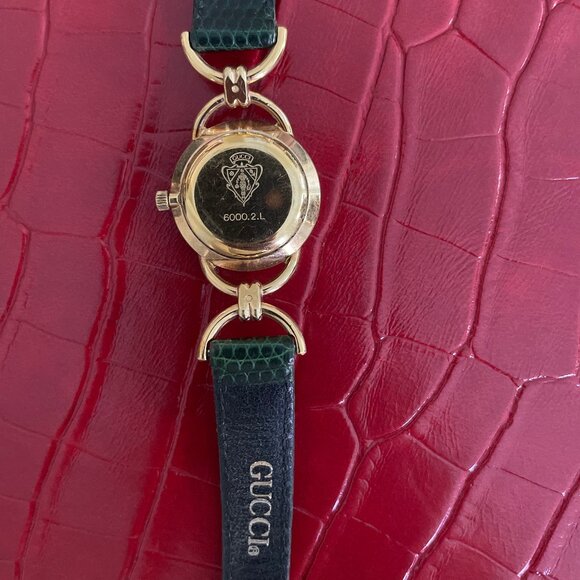 Rare 90s Gucci watch 6000.2 L series, Green lizard band, Mother of Pearl face - Picture 2 of 3